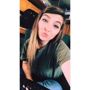 Meet your Posher, Katelyn